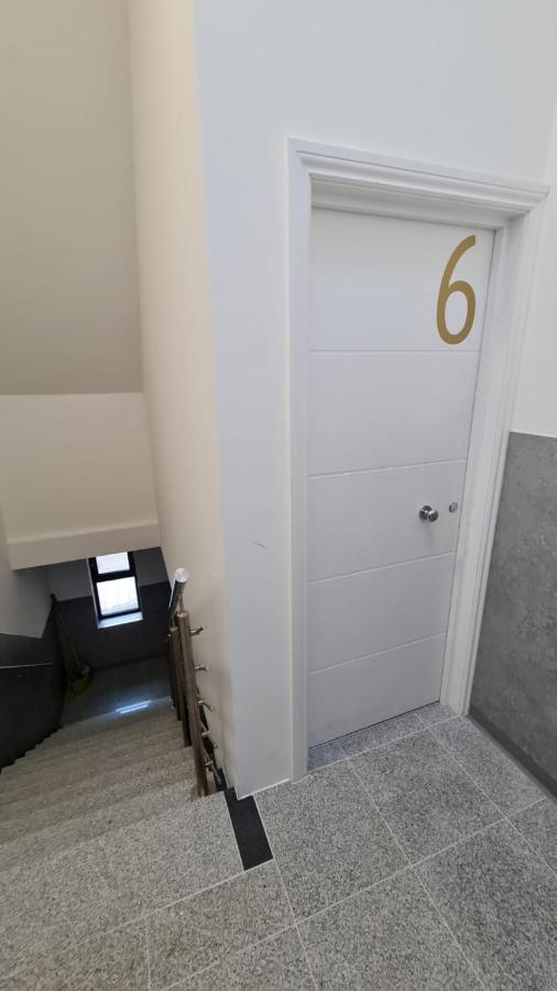 Cosy Flats Near Heathrow, Group Bookings Available With Parking Space Hounslow Zewnętrze zdjęcie
