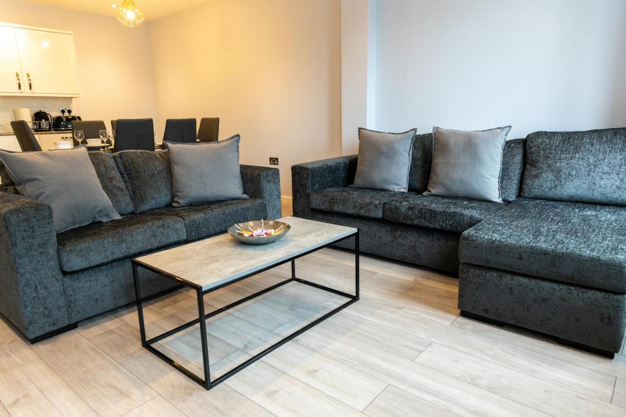 Cosy Flats Near Heathrow, Group Bookings Available With Parking Space Hounslow Zewnętrze zdjęcie