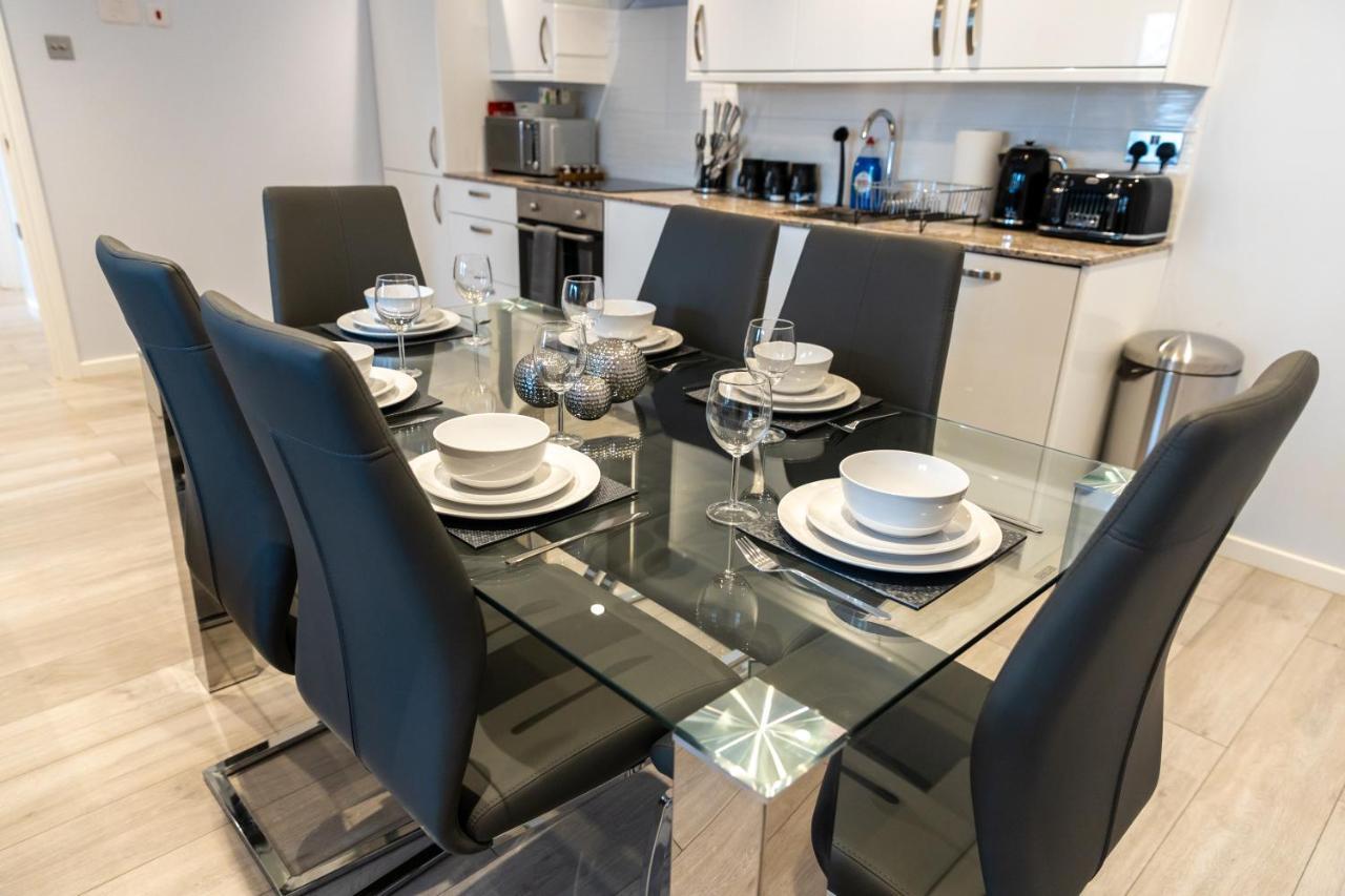 Cosy Flats Near Heathrow, Group Bookings Available With Parking Space Hounslow Zewnętrze zdjęcie