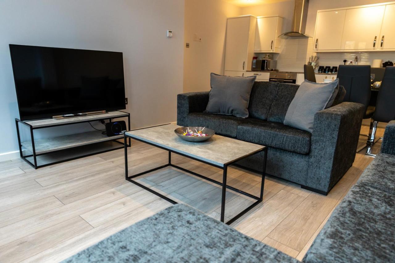 Cosy Flats Near Heathrow, Group Bookings Available With Parking Space Hounslow Zewnętrze zdjęcie