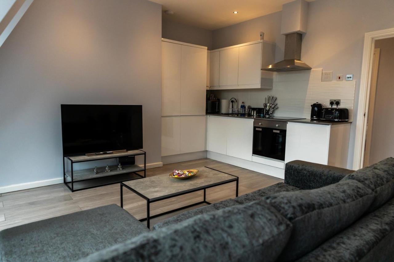 Cosy Flats Near Heathrow, Group Bookings Available With Parking Space Hounslow Zewnętrze zdjęcie