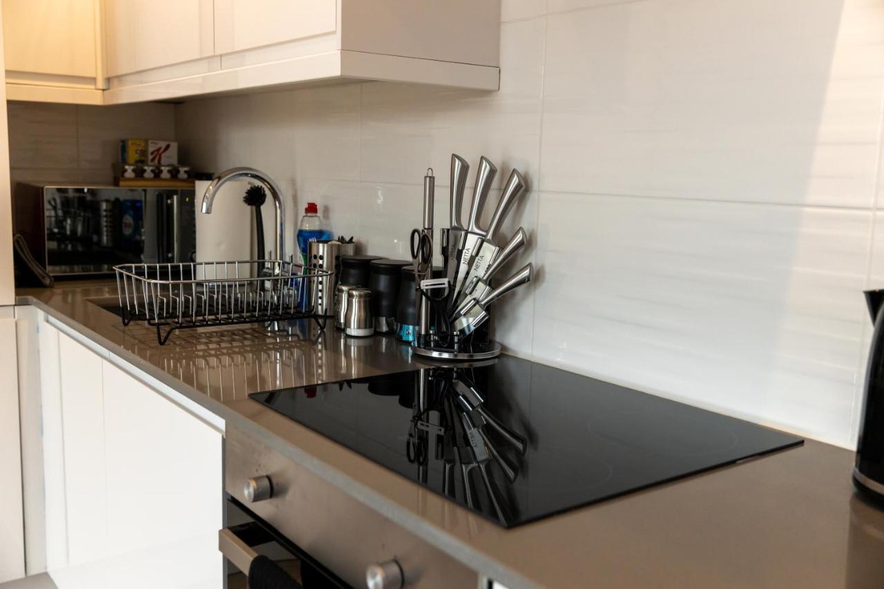 Cosy Flats Near Heathrow, Group Bookings Available With Parking Space Hounslow Zewnętrze zdjęcie