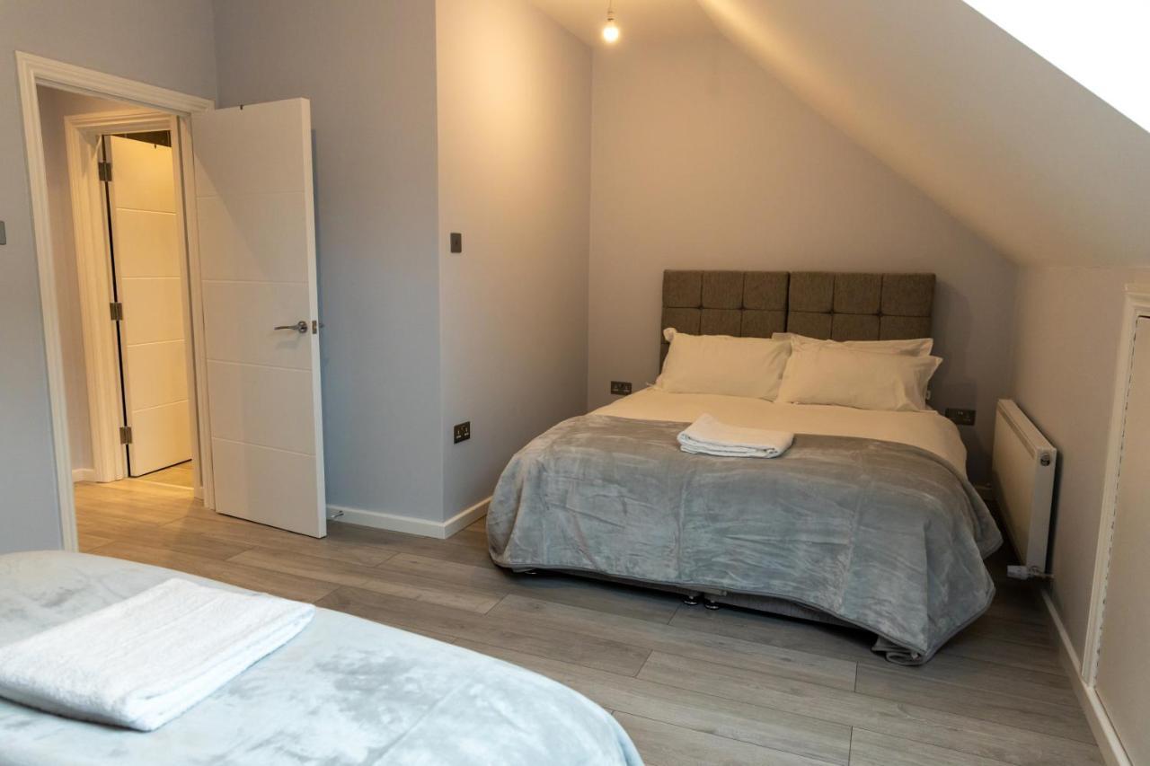 Cosy Flats Near Heathrow, Group Bookings Available With Parking Space Hounslow Zewnętrze zdjęcie